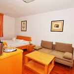 Na Ostrove Guest house