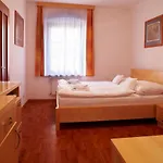 Na Ostrove