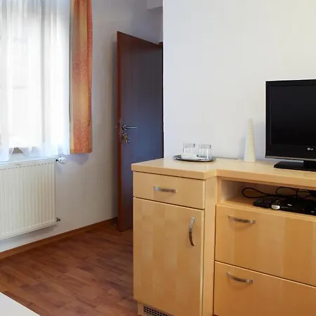 Na Ostrove 3*
