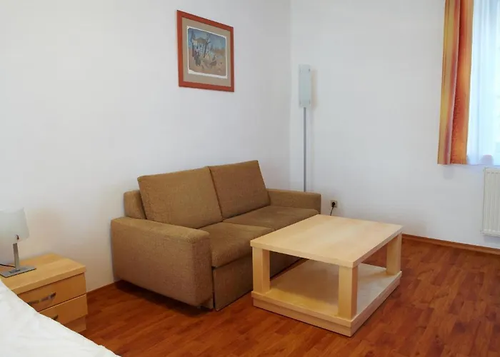 Πανσιόν Na Ostrove 3*