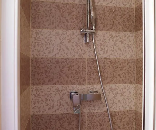 Na Ostrove Πανσιόν